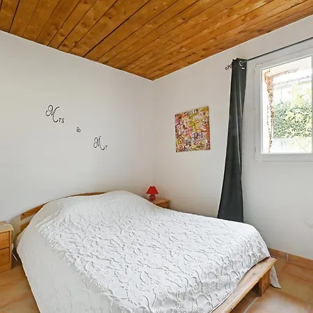 2 Bedroom Lovely In Apartament Codognan