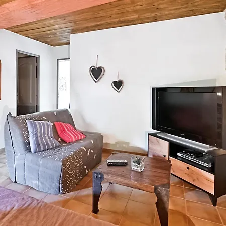 2 Bedroom Awesome In *