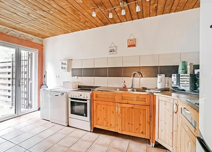 2 Bedroom Lovely In 아파트 Codognan