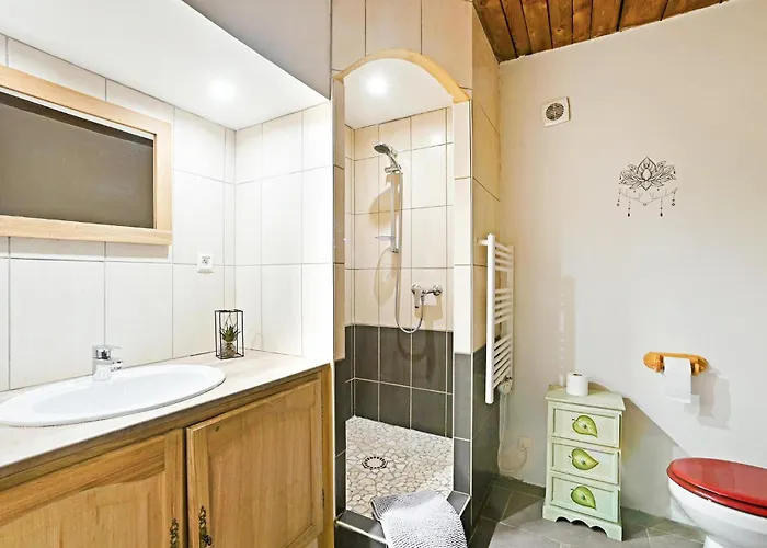 아파트 2 Bedroom Lovely In