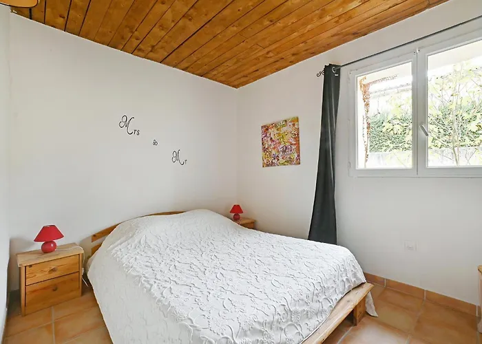 2 Bedroom Lovely In 아파트 Codognan