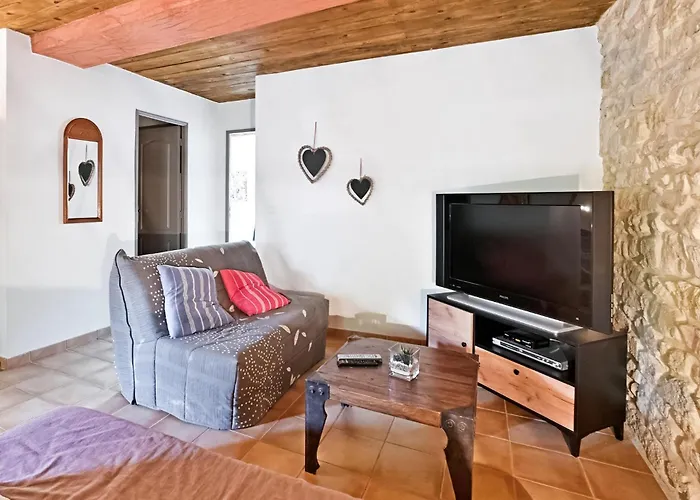 2 Bedroom Lovely In *