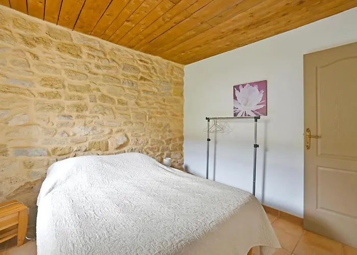 아파트 2 Bedroom Lovely In